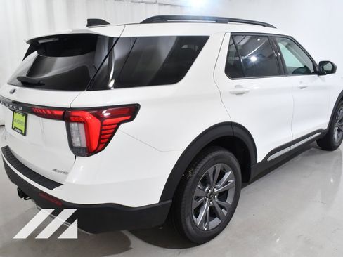 New 2025 Ford Explorer Active w/ Active Comfort Package image 11