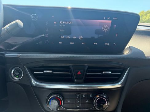 Used 2025 Buick Encore GX Preferred FWD image 17