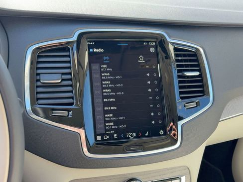 Used 2025 Volvo XC90 B5 Plus image 24