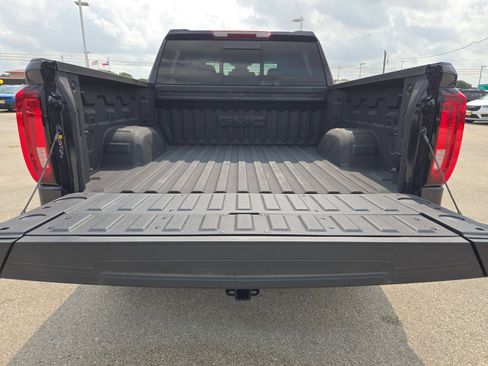 Used 2026 GMC Sierra 1500 SLT AWD/4WD image 24