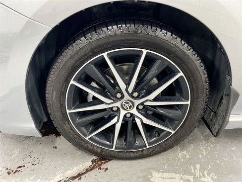 Used 2021 Toyota Camry SE image 25
