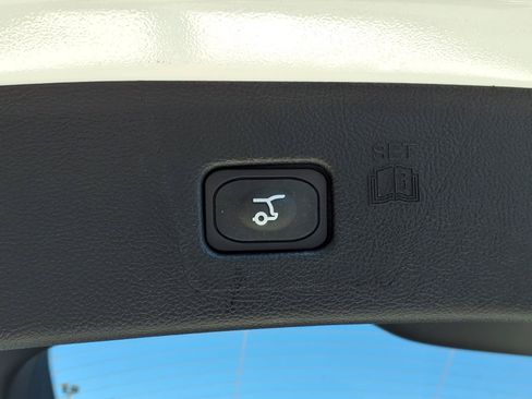 Certified 2024 Ford Edge Titanium AWD/4WD image 12