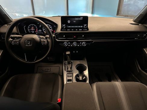 Used 2025 Honda Civic Sport image 9