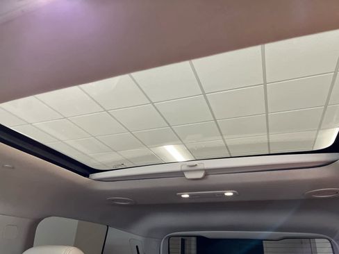 Used 2022 GMC Acadia Denali w/ Denali Ultimate Package image 17