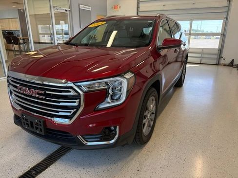 Used 2024 GMC Terrain SLT AWD/4WD image 4