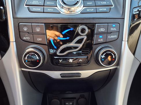 Used 2013 Hyundai Sonata Limited w/ Premium Pkg image 19