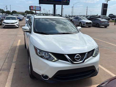 Used 2017 Nissan Rogue Sport SV w/ SV All-Weather Package FWD image 8