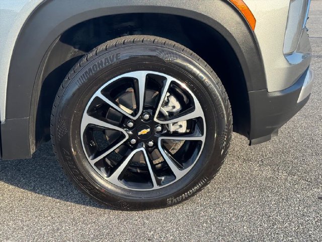 Used 2025 Chevrolet TrailBlazer LT AWD/4WD image 10