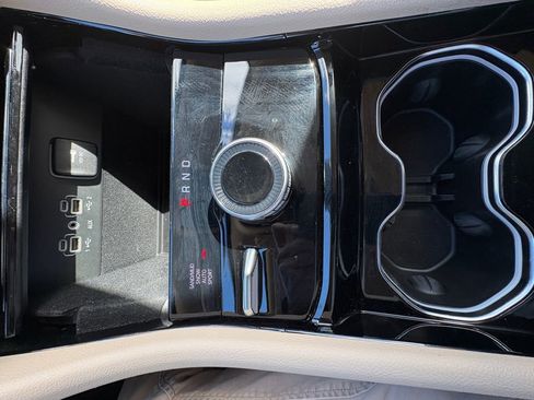 Used 2022 Jeep Grand Cherokee Limited image 14