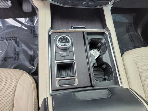 Used 2024 Ford Expedition Platinum RWD image 21