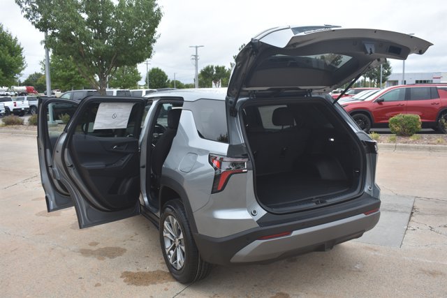 New 2027 Chevrolet Equinox LT w/ Safety and Technology Package FWD image 15