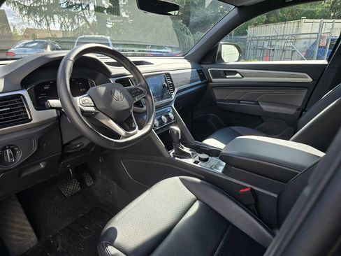Used 2023 Volkswagen Atlas Cross Sport SE image 11