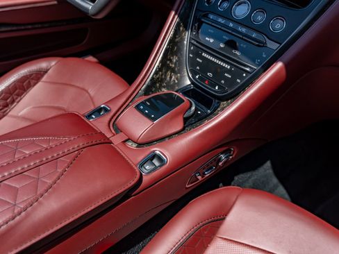 Used 2020 Aston Martin DBS Superleggera Volante RWD image 41