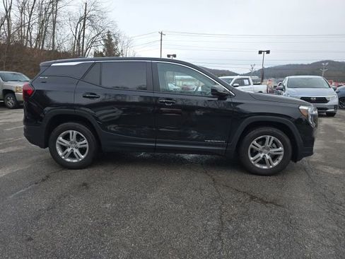 Used 2024 GMC Terrain SLE image 8