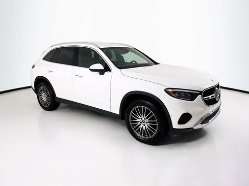 Used 2025 Mercedes-Benz GLC 300 image 1