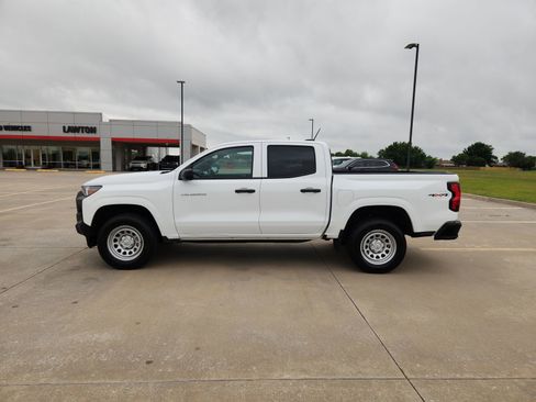 Used 2024 Chevrolet Colorado W/T w/ WT Convenience Package II AWD/4WD image 3