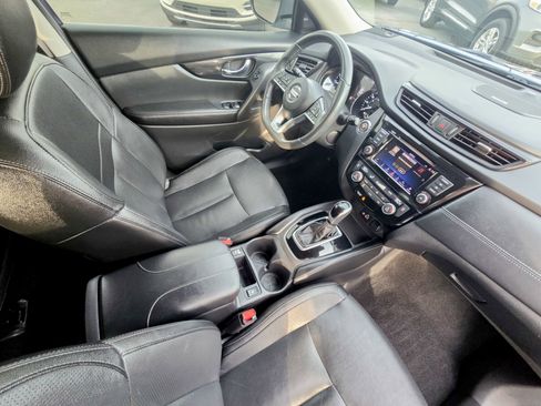 Used 2018 Nissan Rogue SL w/ Premium Package image 14