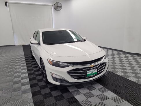 Used 2020 Chevrolet Malibu LT FWD image 14