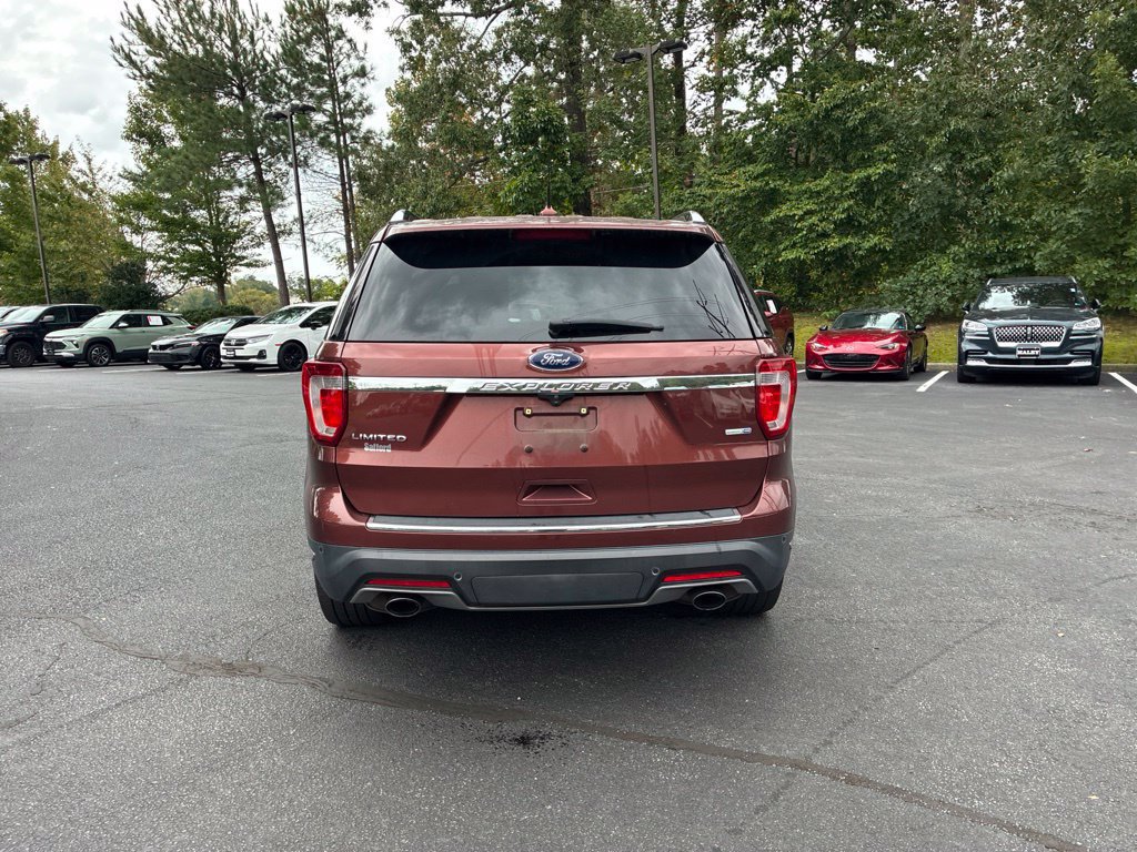 Used 2018 Ford Explorer Limited w/ Equipment Group 301A AWD/4WD image 6