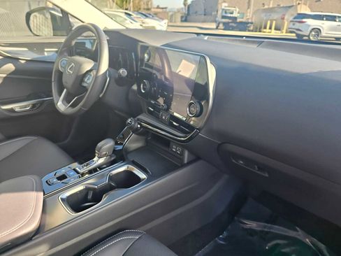 Certified 2024 Lexus NX 250 FWD image 12