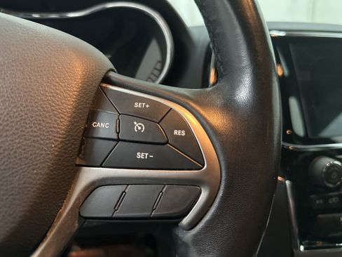 Used 2020 Jeep Grand Cherokee Limited w/ Luxury Group II image 42