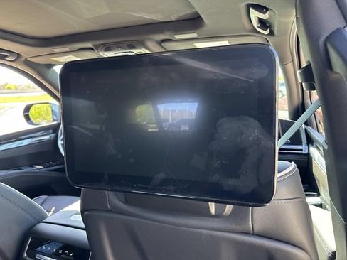 Used 2025 Cadillac Escalade Sport w/ Touring Package image 11