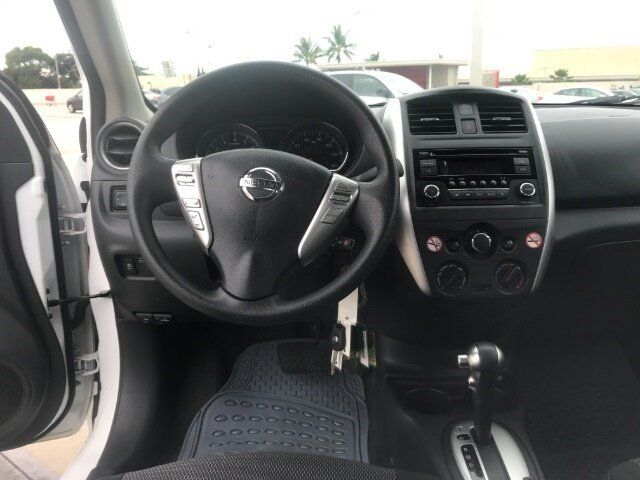 Used 2016 Nissan Versa SV FWD image 10
