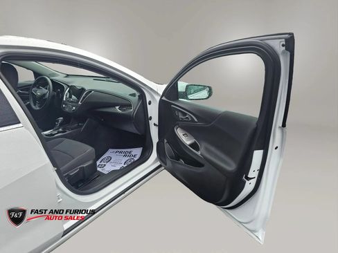 Used 2022 Chevrolet Malibu LT FWD image 11