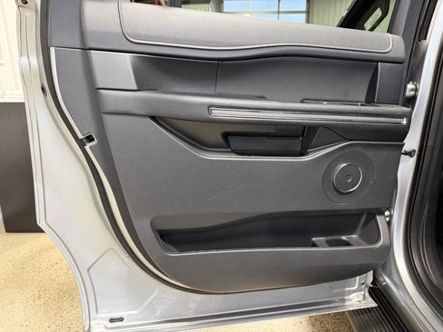 Used 2024 Ford Expedition Max XLT image 35
