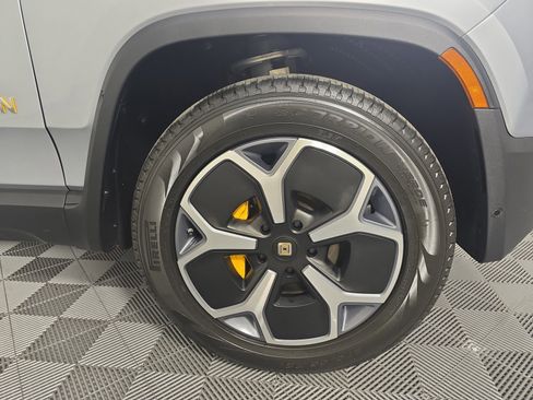 Used 2022 Rivian R1T Adventure AWD/4WD image 11