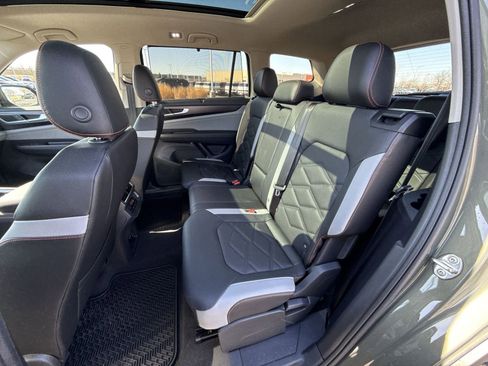 Used 2024 Volkswagen Atlas Peak Edition SEL AWD/4WD image 25