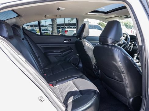 Used 2025 Nissan Altima 2.5 SL FWD image 22