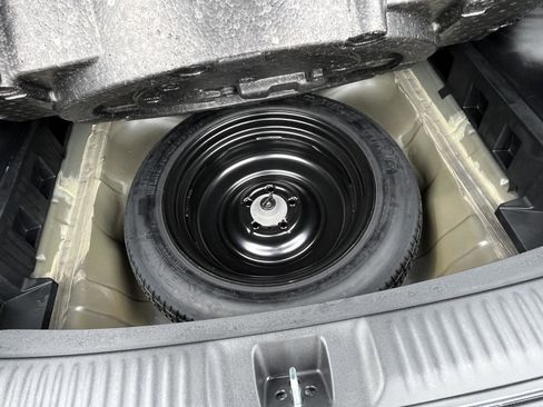 Certified 2024 Honda HR-V EX-L image 8