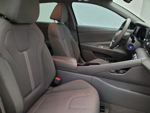 Used 2023 Hyundai Elantra SE FWD image 21