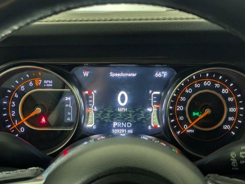 Used 2021 Jeep Wrangler Unlimited Sahara image 19