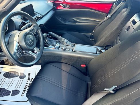 Used 2020 MAZDA MX-5 Miata Club image 16