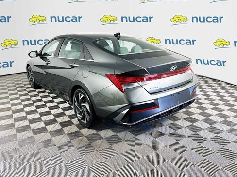 Used 2024 Hyundai Elantra SEL w/ Convenience Package FWD image 5