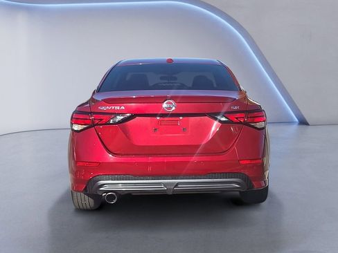 Used 2022 Nissan Sentra SR w/ Lighting Package image 4