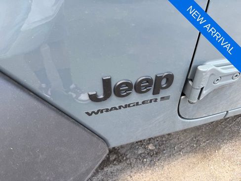 Used 2024 Jeep Wrangler Unlimited Sport AWD/4WD image 9
