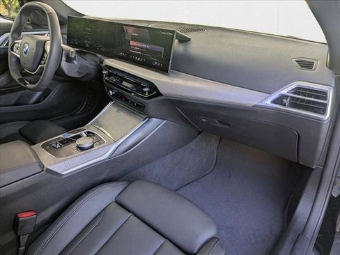 Used 2025 BMW i4 eDrive40 image 21