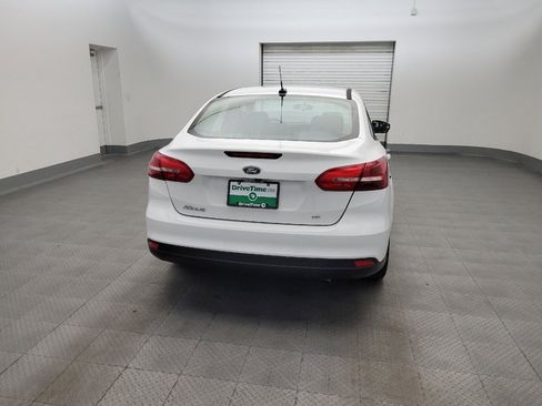 Used 2017 Ford Focus SE FWD image 7