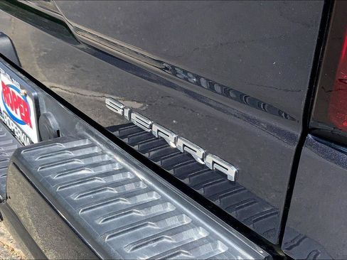 Used 2024 GMC Sierra 1500 Denali AWD/4WD image 8