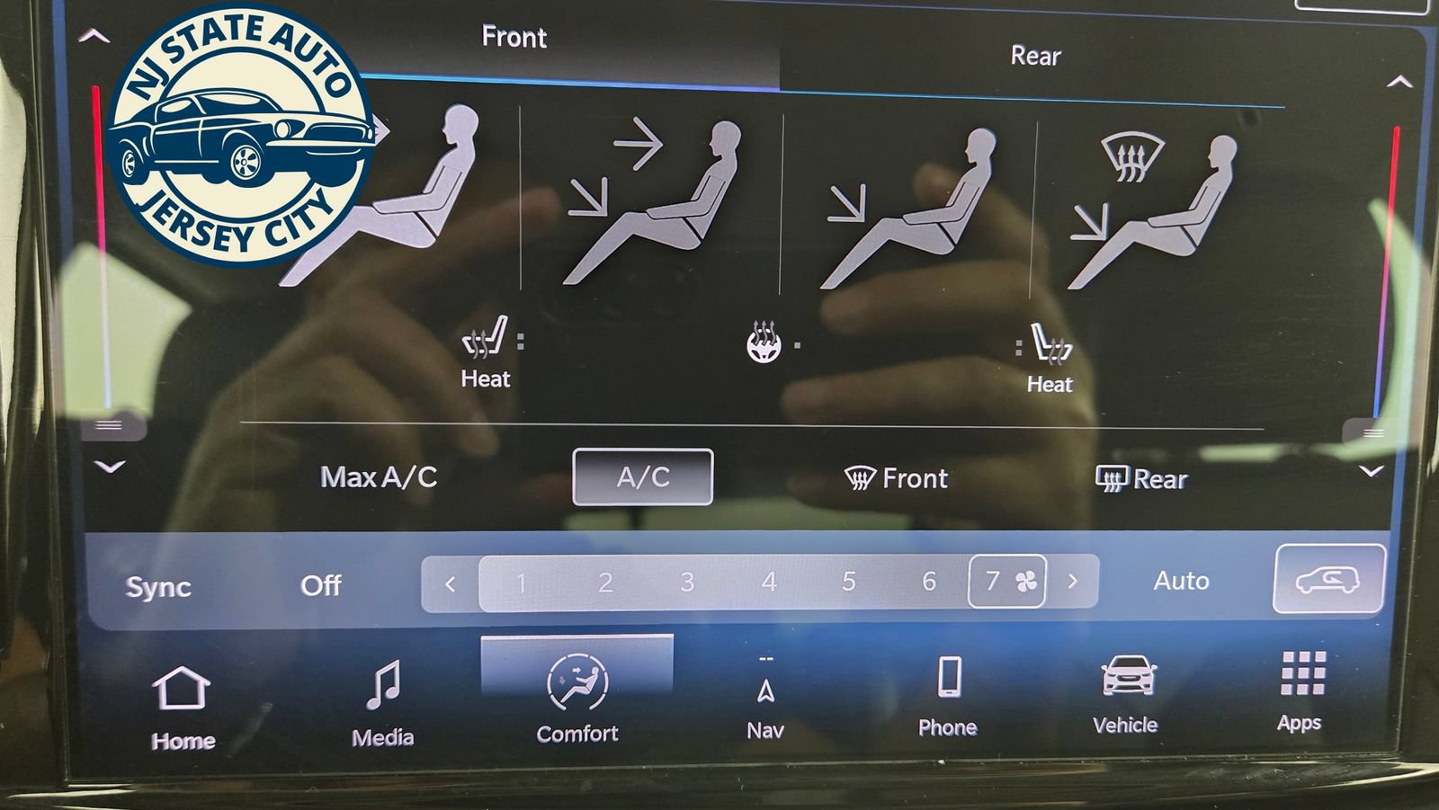 Used 2024 Chrysler Pacifica Limited FWD image 20
