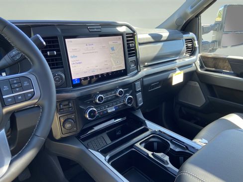 New 2025 Ford F250 Lariat w/ Lariat Ultimate Package image 13