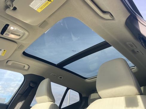 Certified 2023 Volvo XC40 B5 Plus w/ Protection Package Premier image 22