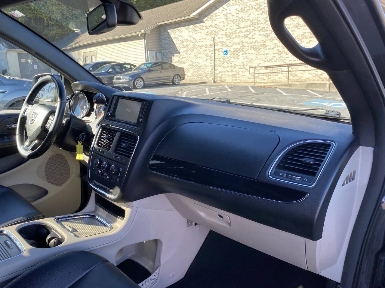 Used 2018 Dodge Grand Caravan SXT FWD image 23