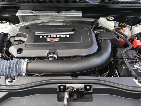 Used 2021 Cadillac XT4 Luxury image 9