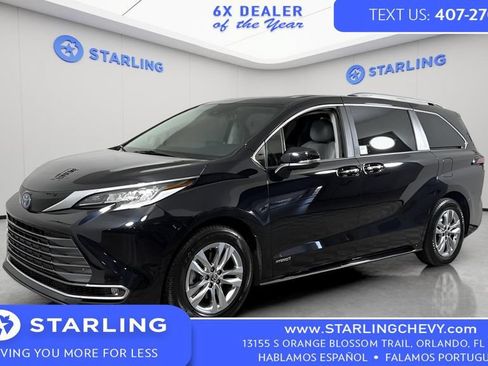 Used 2021 Toyota Sienna Limited FWD image 2