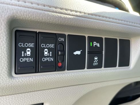 New 2026 Honda Odyssey Touring image 15