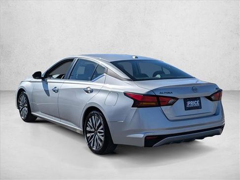Used 2024 Nissan Altima 2.5 SV image 7